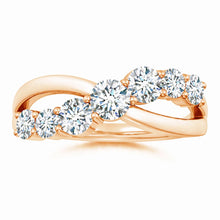 Lab-Grown Graduated Round Diamond Broad Fashion Ring