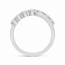 Lab-Grown Graduated Round Diamond Broad Fashion Ring