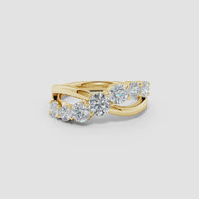 Lab-Grown Graduated Round Diamond Broad Fashion Ring